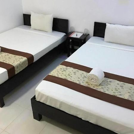 Trinco Relax Hut Hotel Trincomalee Exterior photo