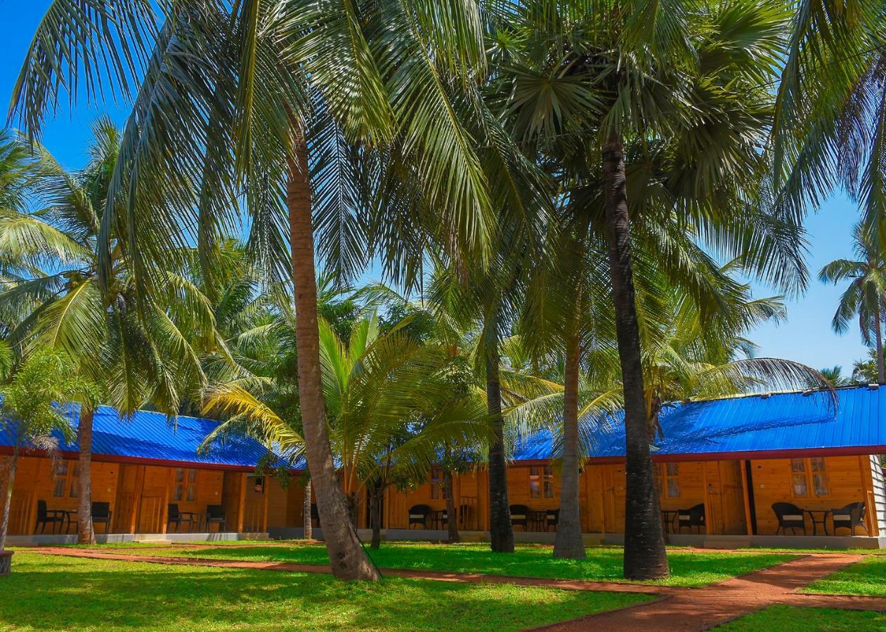 Trinco Relax Hut Hotel Trincomalee Exterior photo