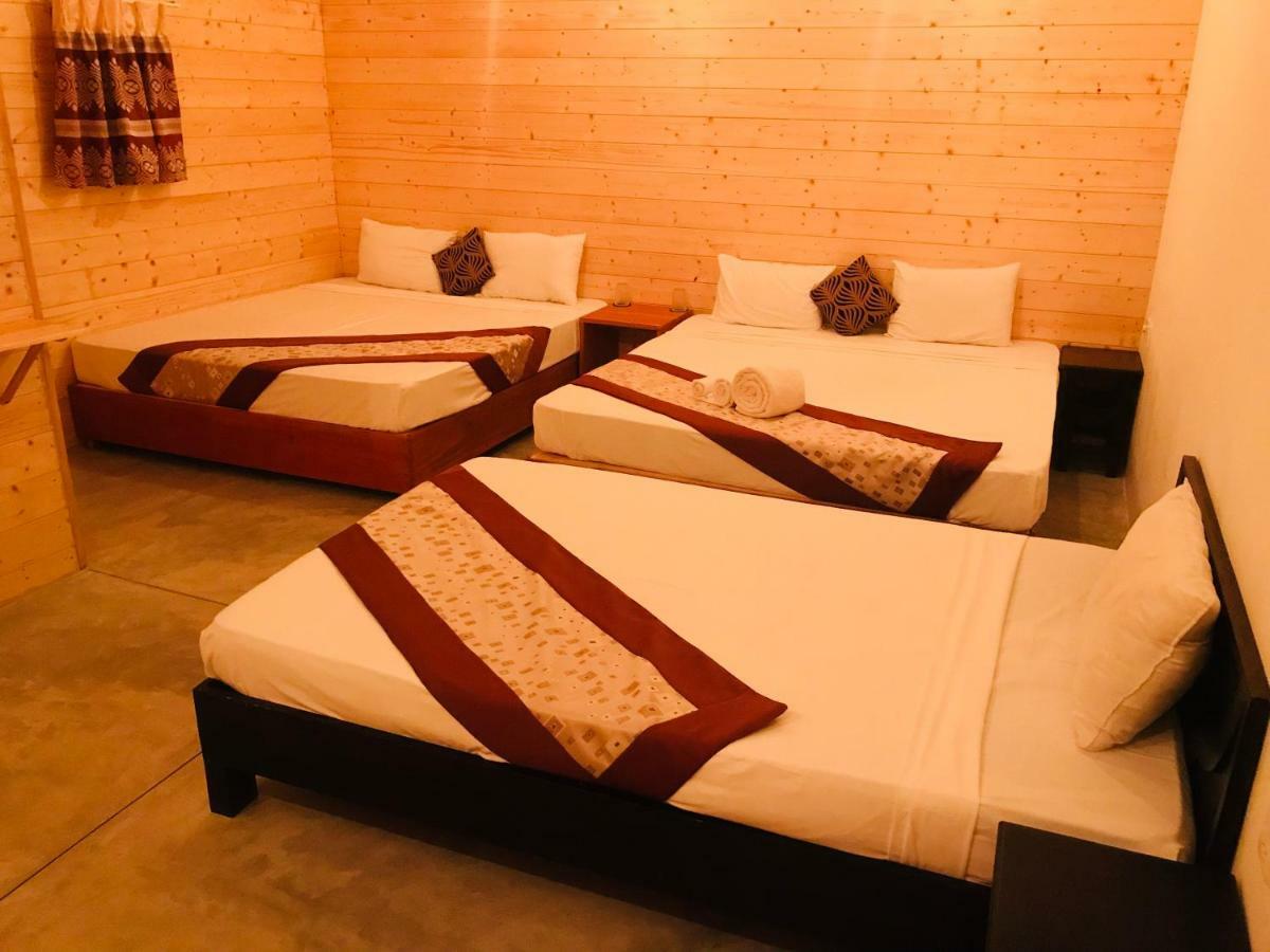 Trinco Relax Hut Hotel Trincomalee Exterior photo