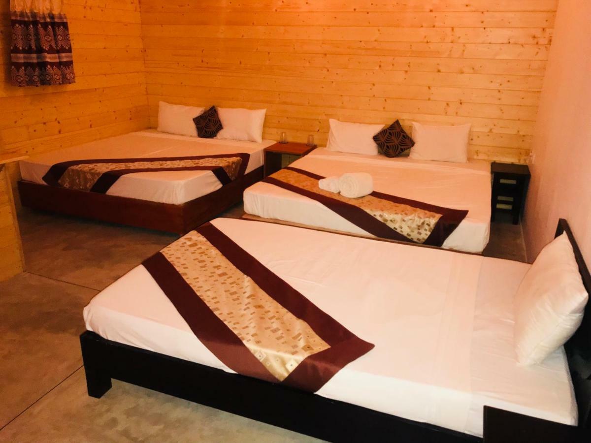 Trinco Relax Hut Hotel Trincomalee Exterior photo