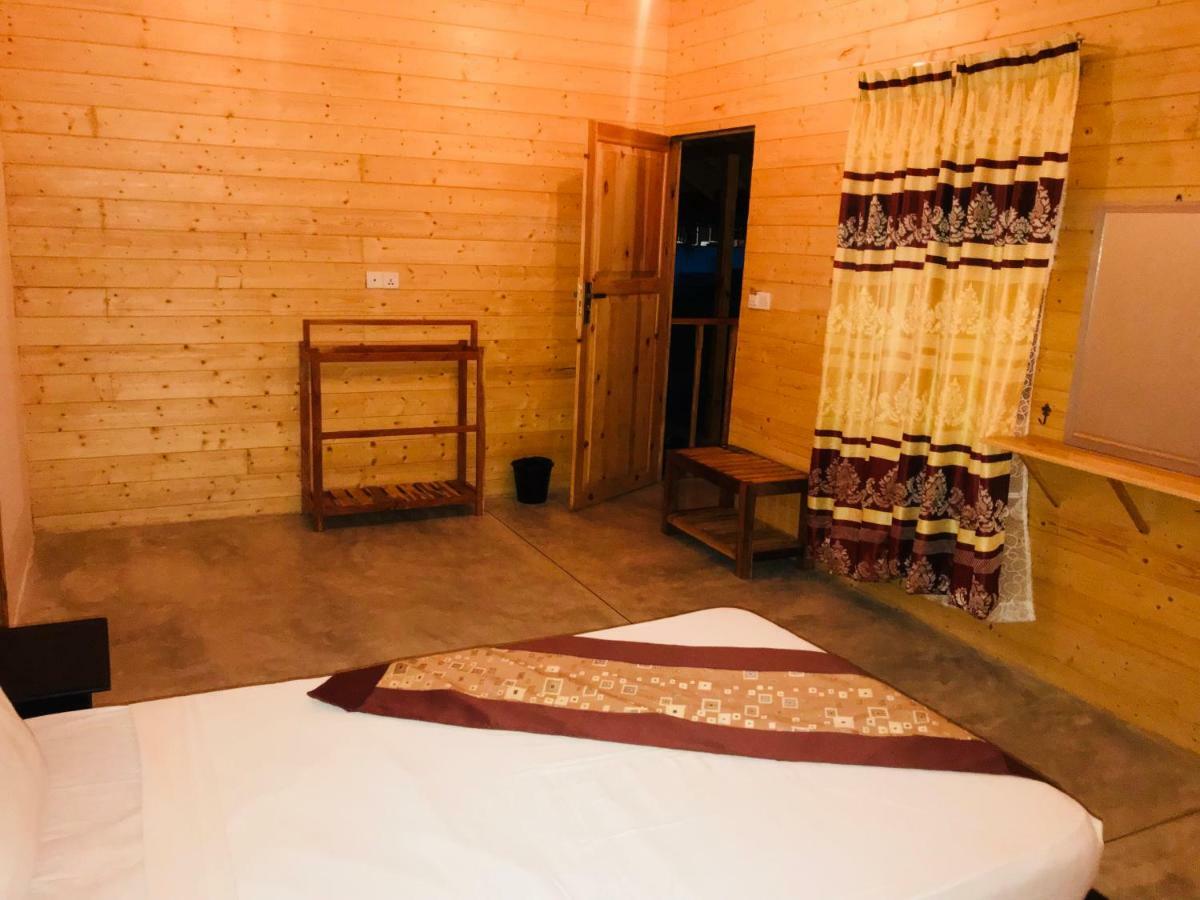 Trinco Relax Hut Hotel Trincomalee Exterior photo