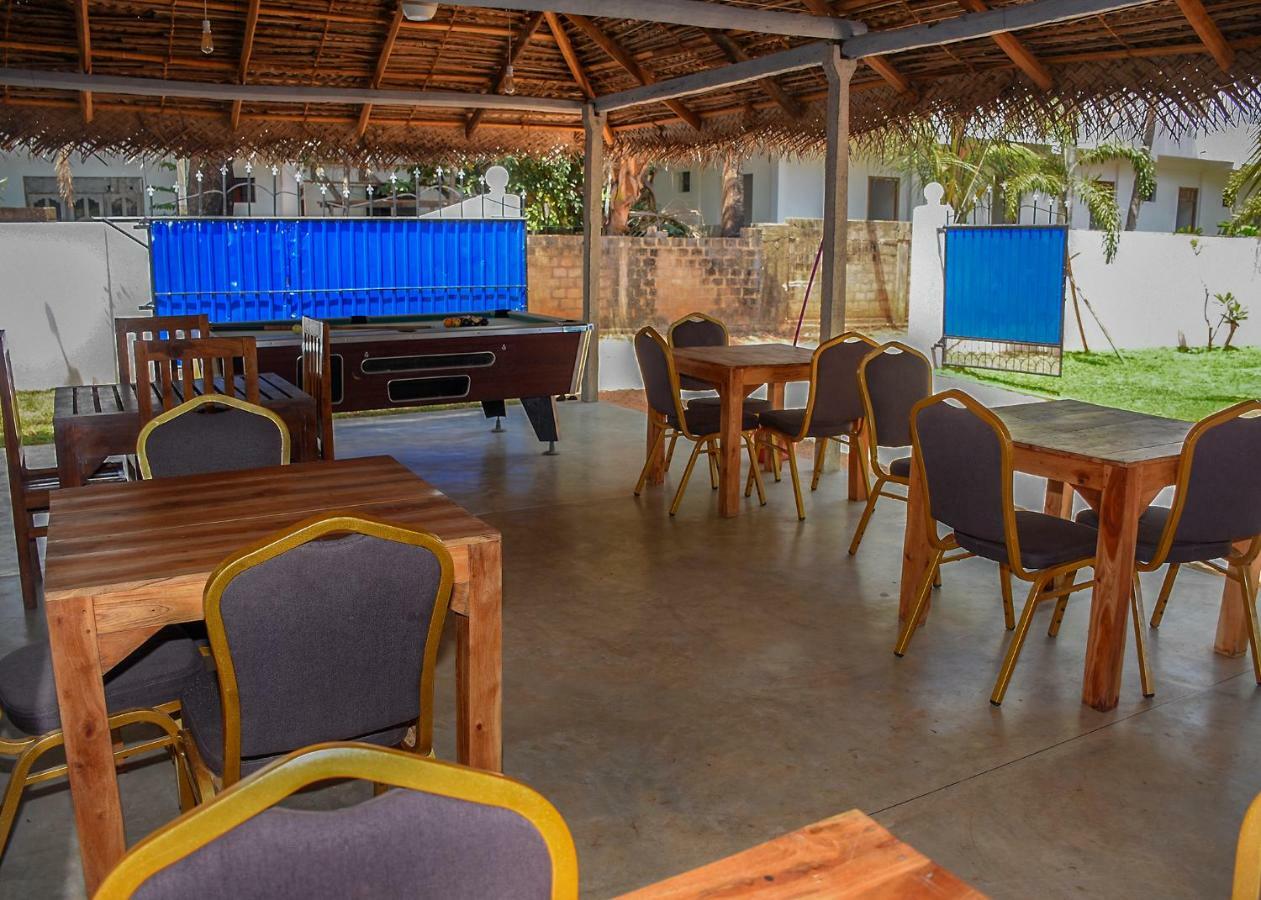 Trinco Relax Hut Hotel Trincomalee Exterior photo